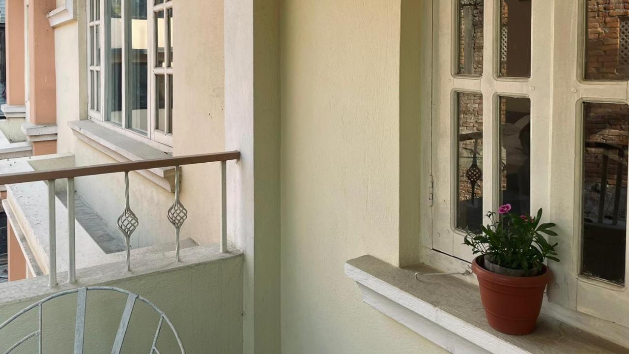 Rooftop Studio And 2Bhk Apartments In Kathmandu'S Most Happening Place Exterior foto